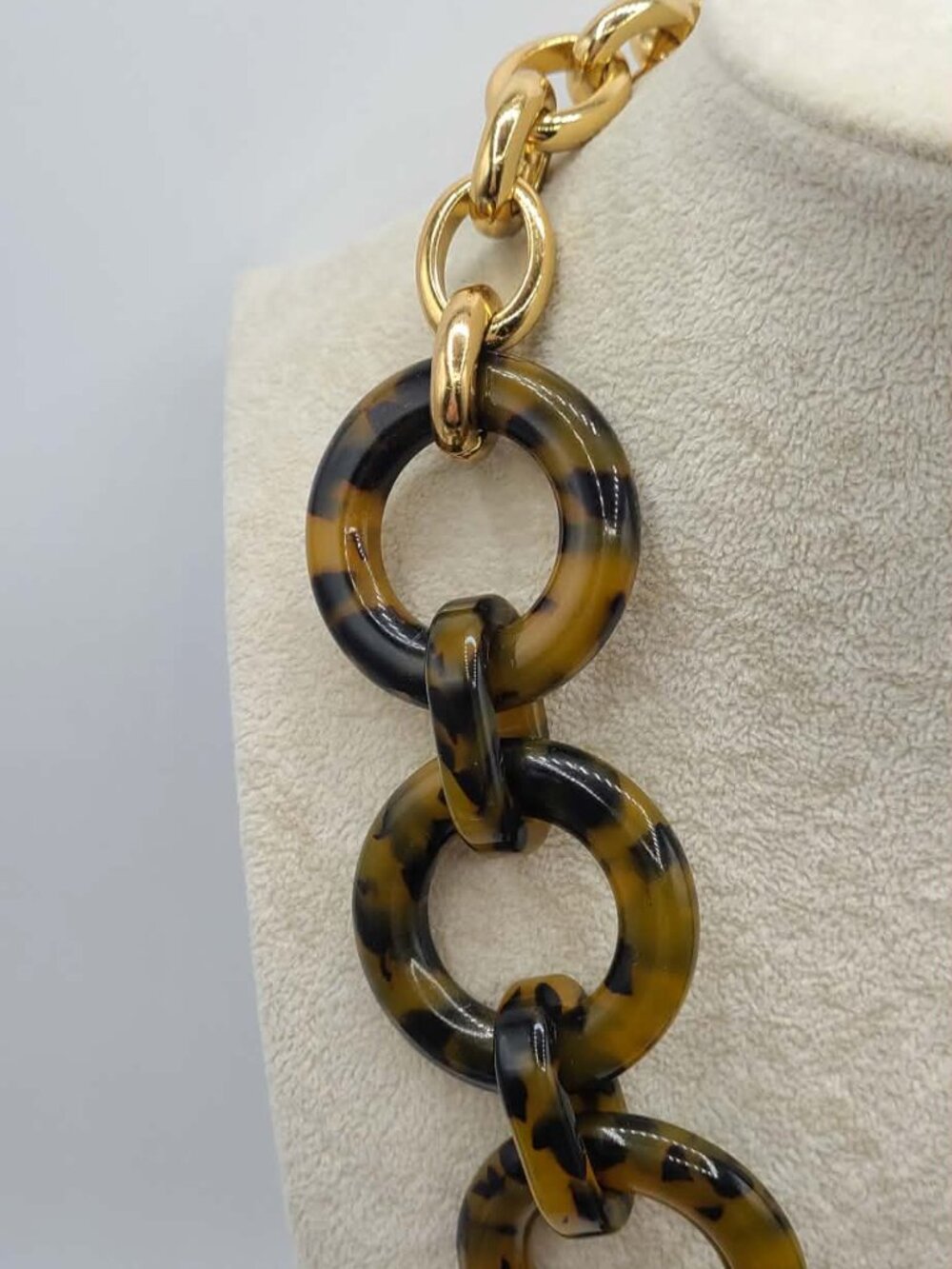 J Crew Oversized Chunky Faux Tortoise Gold Tone Necklace NWOT - Picture 12 of 13